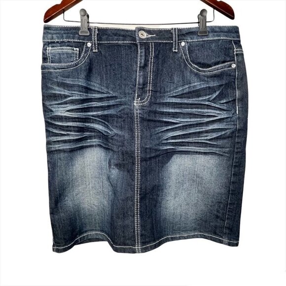 Suko Jeans Denim Skirt Dark Wash Embellished Pockets Size 10 - Picture 1 of 8